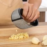 1pcs Stainless Steel Garlic Press Manual Garlic - صورة 3