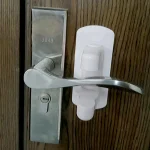 baby safety door lever lock - Image 7