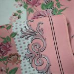 Elegant Pink Floral Prayer Mat with 99 Beads, Portable - صورة 5